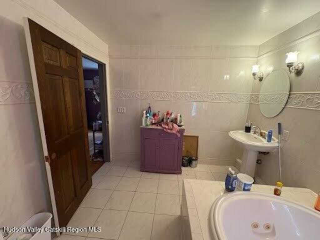 248 Hillside Terrace, Kingston, NY 12401 - Photo 11 of 33