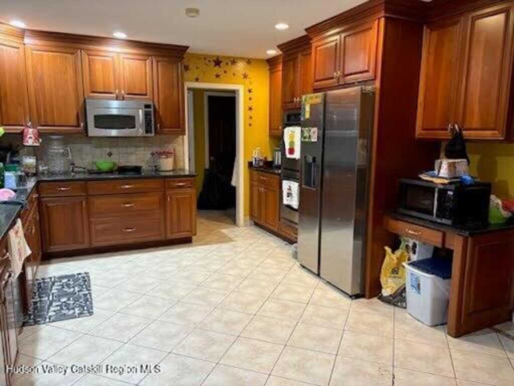 248 Hillside Terrace, Kingston, NY 12401 - Photo 16 of 33