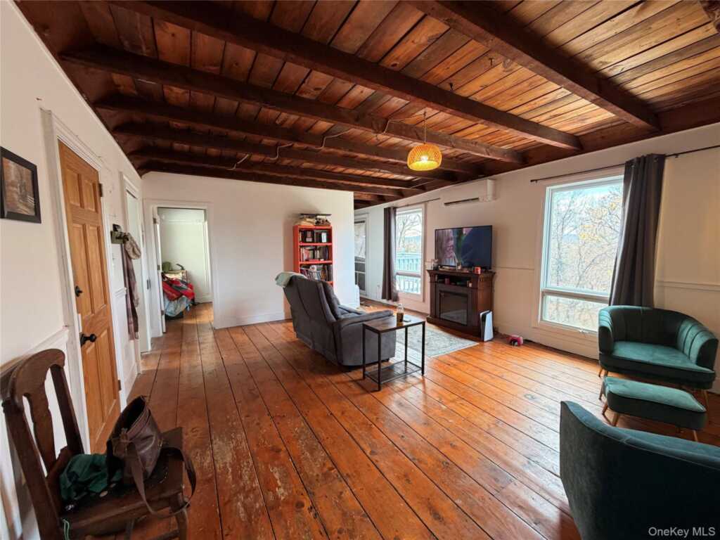 67 Old Albany Post Road, Unit #4, Rhinebeck, NY 12572