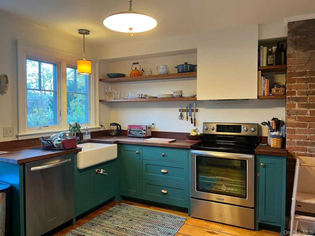 26 Center Street, Rhinebeck, NY 12572 - Photo 8 of 29