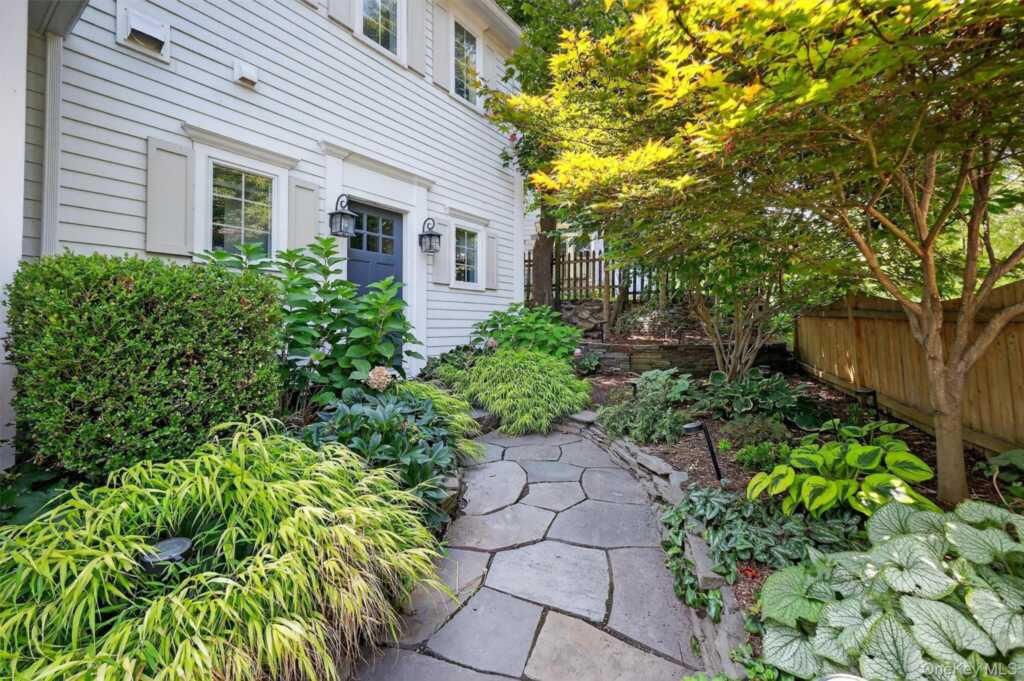 669 Route 213, Rosendale, NY 12472