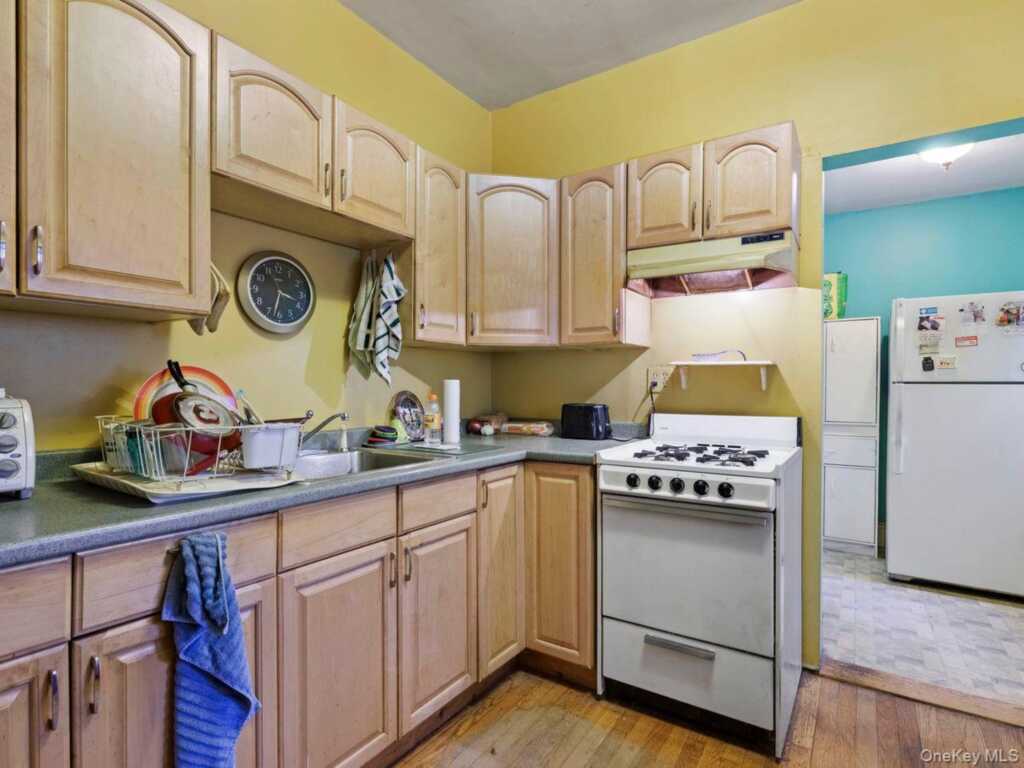 192 Washington Avenue, Kingston, NY 12401 - Photo 14 of 19