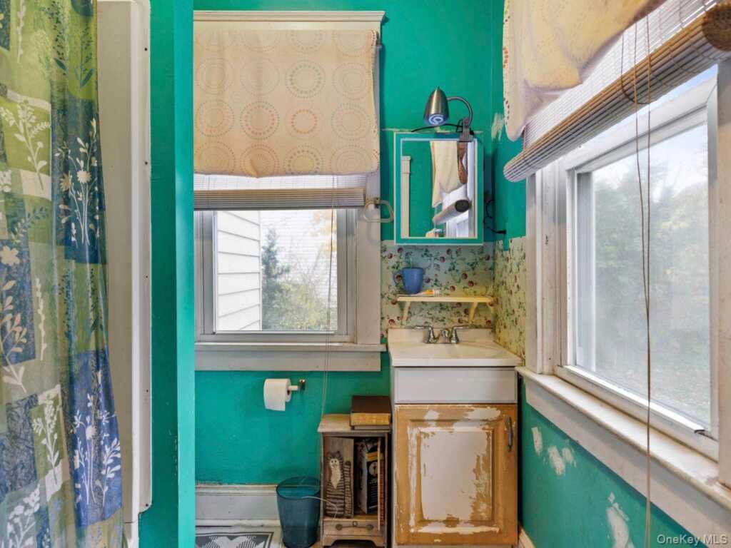 192 Washington Avenue, Kingston, NY 12401 - Photo 17 of 19