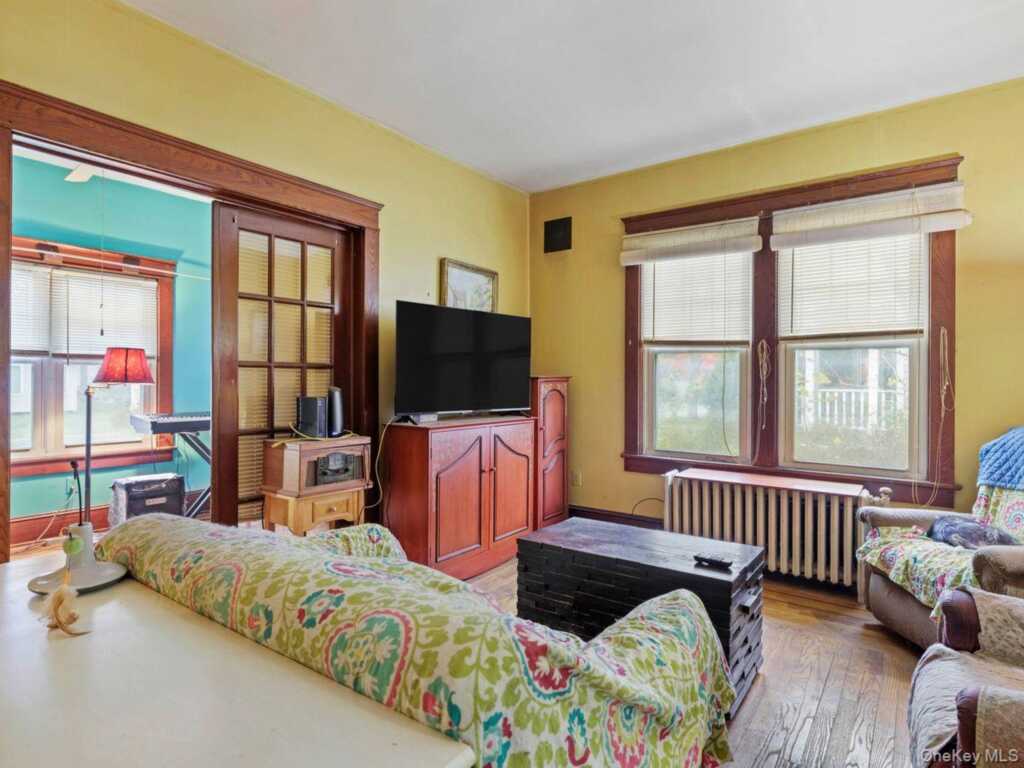 192 Washington Avenue, Kingston, NY 12401 - Photo 6 of 19