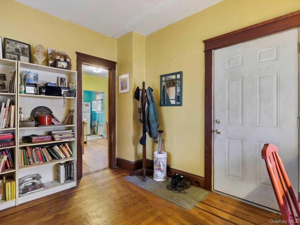 192 Washington Avenue, Kingston, NY 12401 - Photo 8 of 19