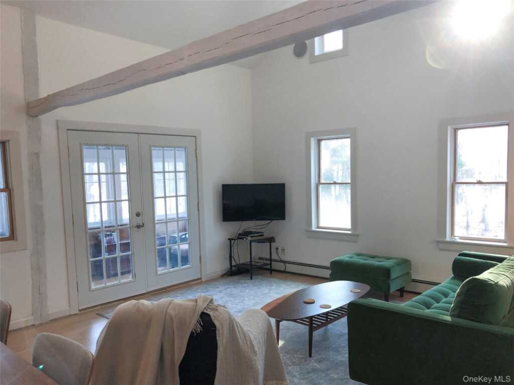 461 White Schoolhouse Road, Rhinebeck, NY 12572 - Photo 8 of 27