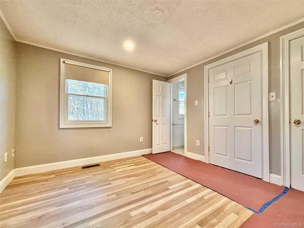 19 Crosmour Road, Rhinebeck, NY 12572 - Photo 14 of 29