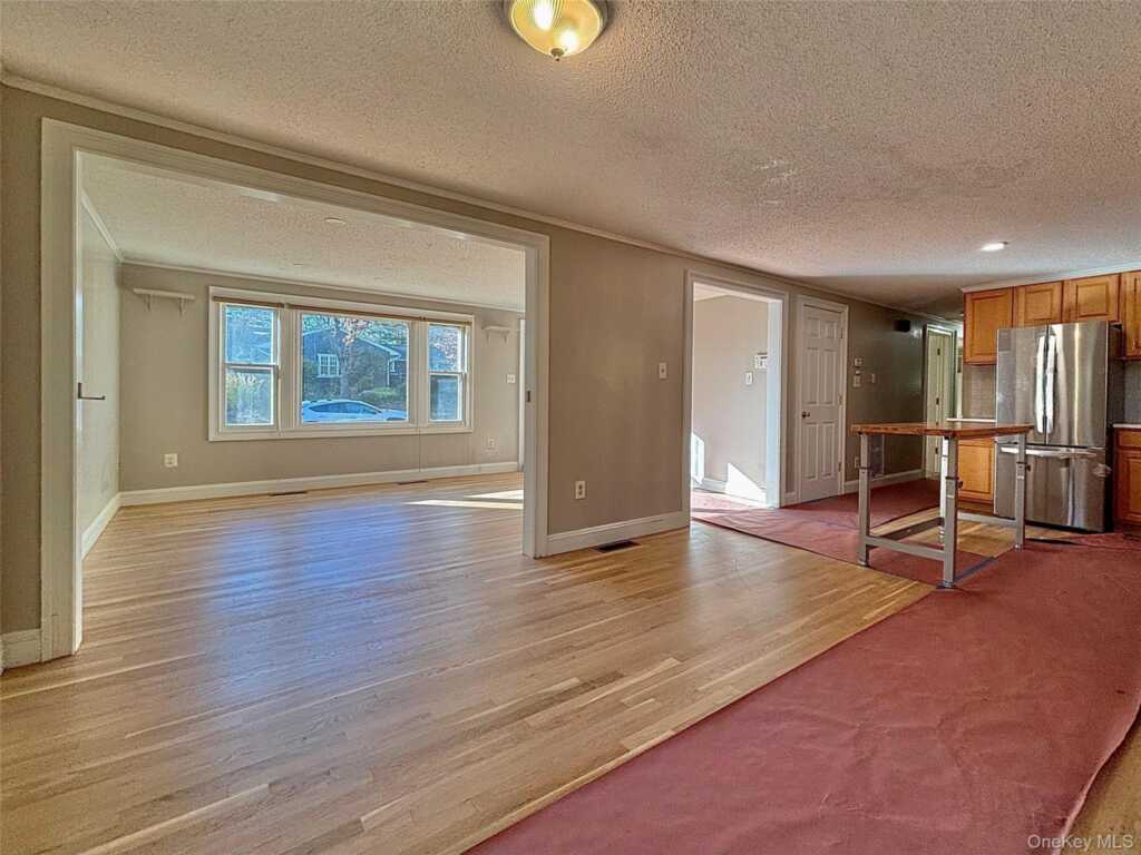 19 Crosmour Road, Rhinebeck, NY 12572 - Photo 6 of 29