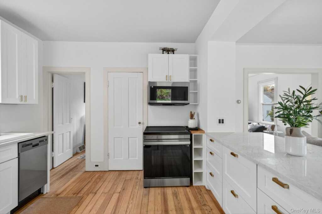 139 Linderman Avenue, Kingston, NY 12401 - Photo 13 of 28