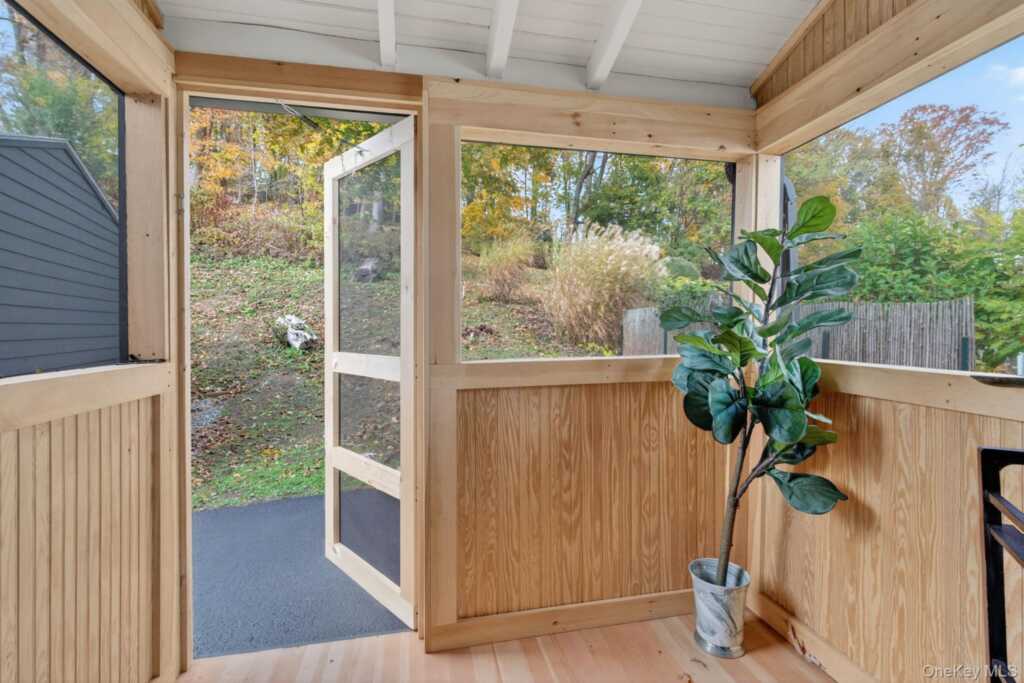 139 Linderman Avenue, Kingston, NY 12401 - Photo 16 of 28