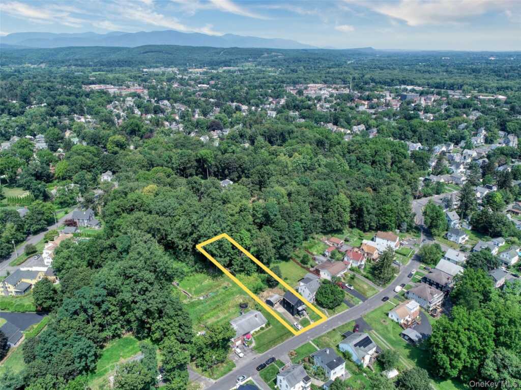 139 Linderman Avenue, Kingston, NY 12401 - Photo 4 of 28