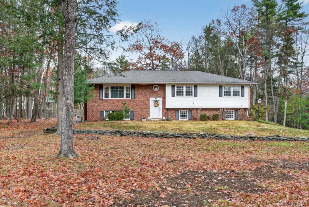 34 Forestwood Drive, Woodstock, NY 12498 - Photo 3 of 30