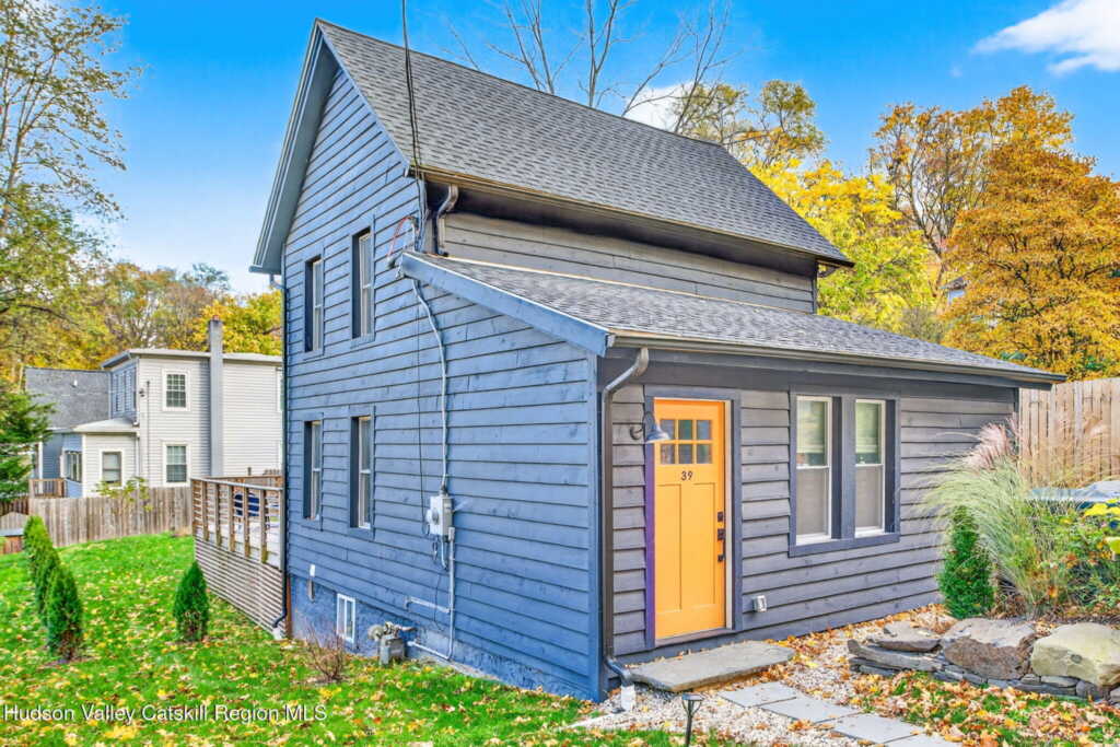 39 N Broadway, Kingston, NY 12401