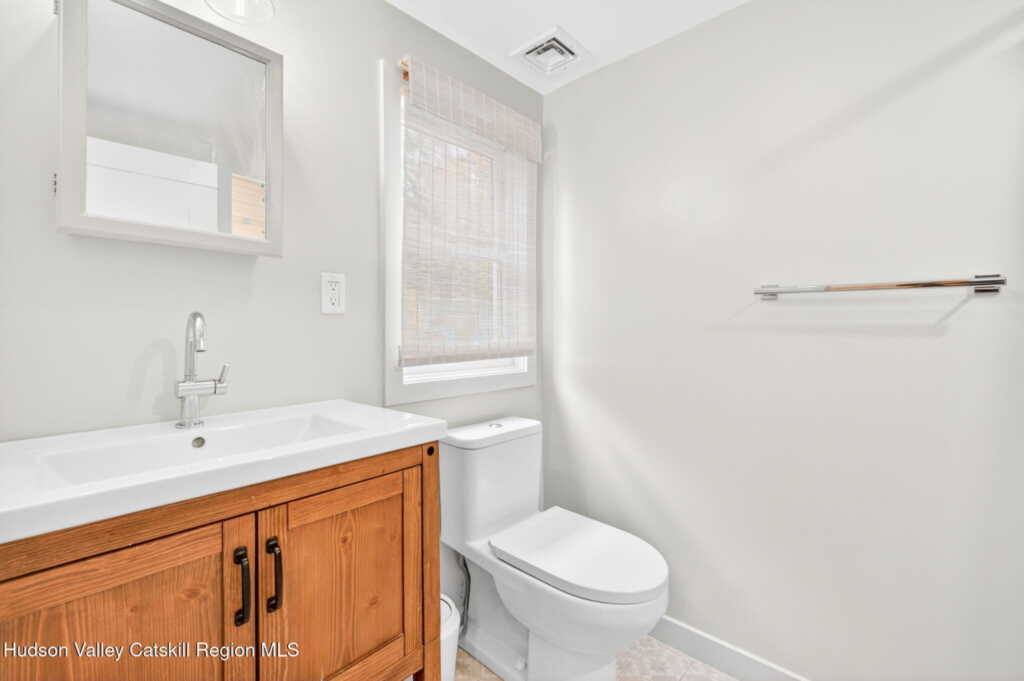 39 N Broadway, Kingston, NY 12401 - Photo 18 of 25