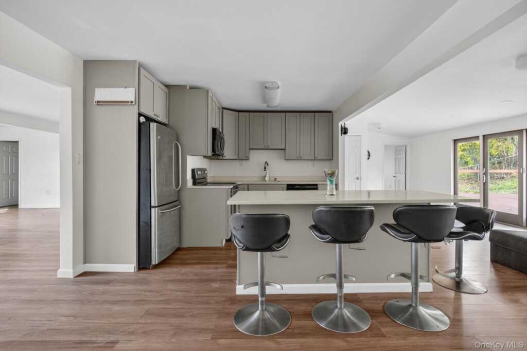 356 Old Stage Road, Saugerties, NY 12477 - Photo 7 of 26