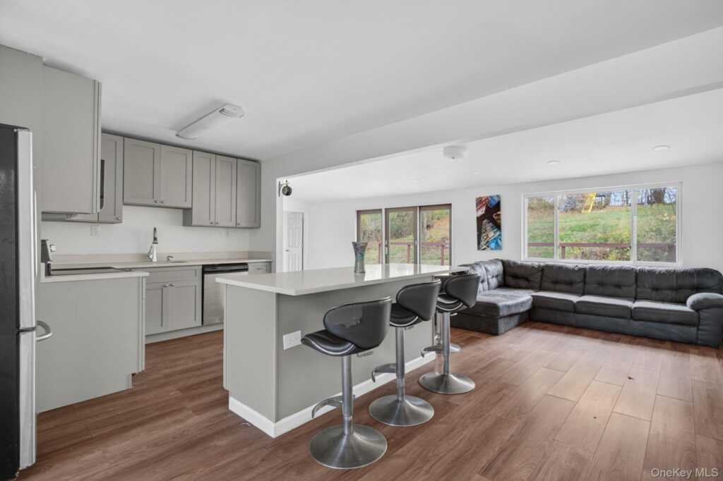 356 Old Stage Road, Saugerties, NY 12477 - Photo 8 of 26