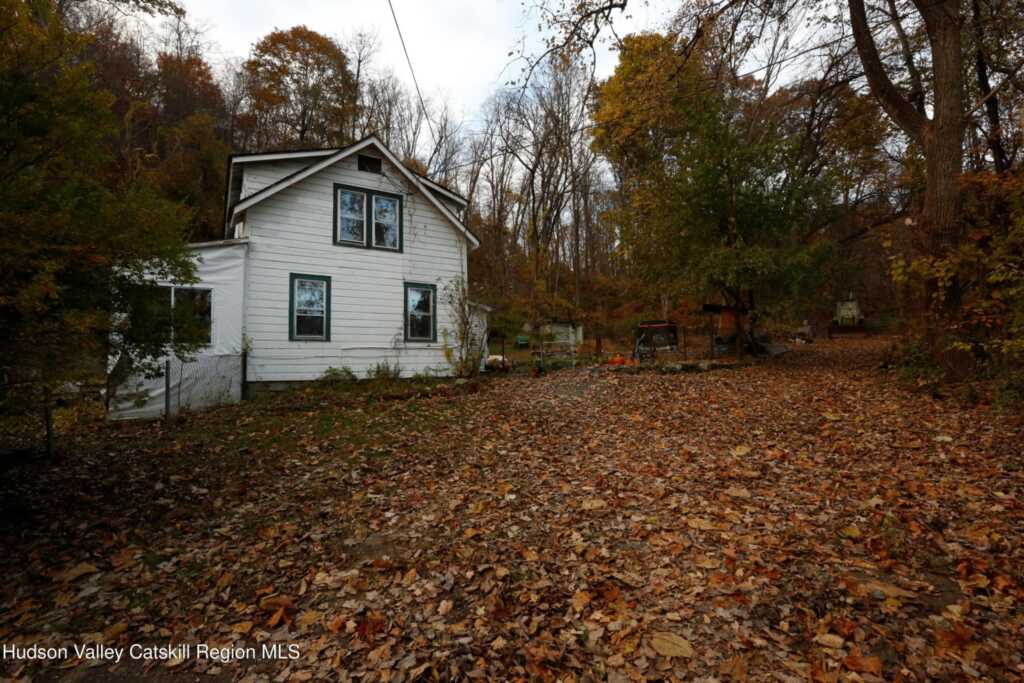 17 Hardenburgh Lane, Rosendale, NY 12472 - Photo 2 of 29