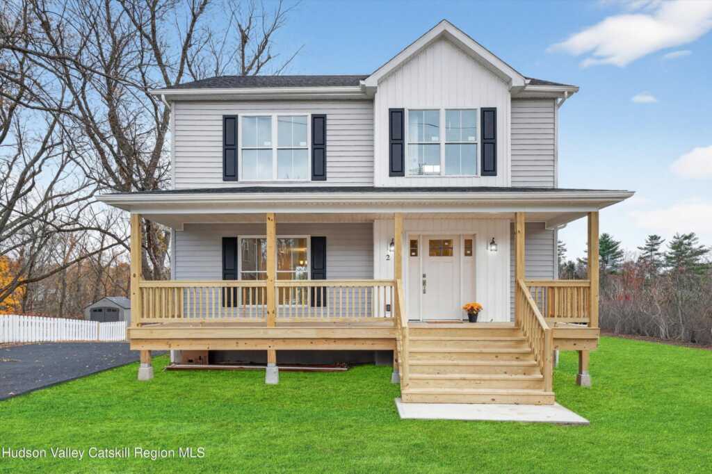 25 Teetsel Street, Saugerties, NY 12477