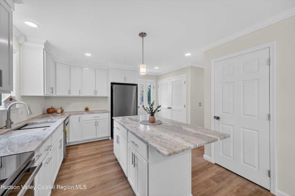 25 Teetsel Street, Saugerties, NY 12477 - Photo 12 of 28