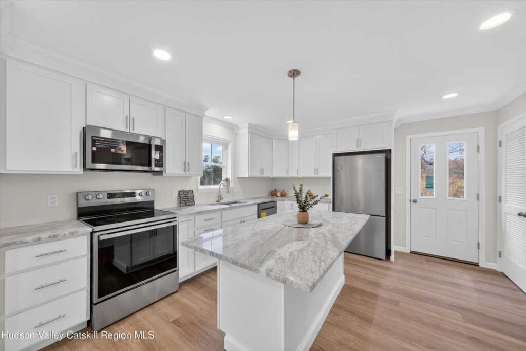 25 Teetsel Street, Saugerties, NY 12477 - Photo 14 of 28