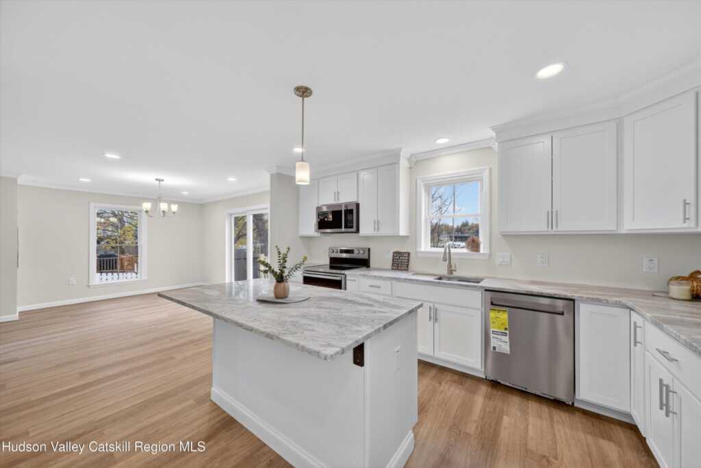 25 Teetsel Street, Saugerties, NY 12477 - Photo 15 of 28