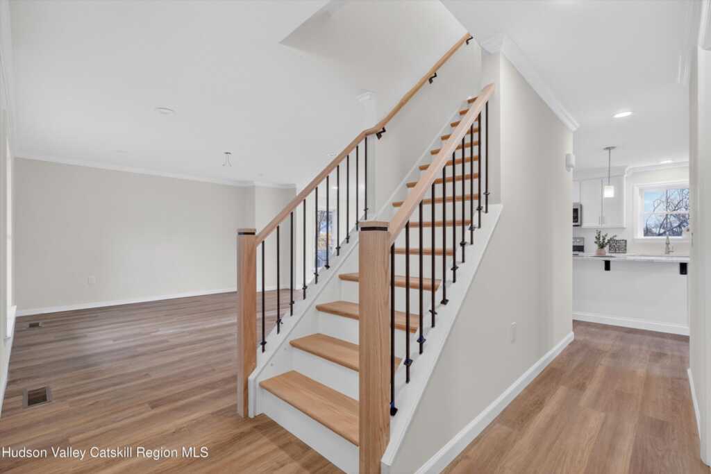 25 Teetsel Street, Saugerties, NY 12477 - Photo 4 of 28