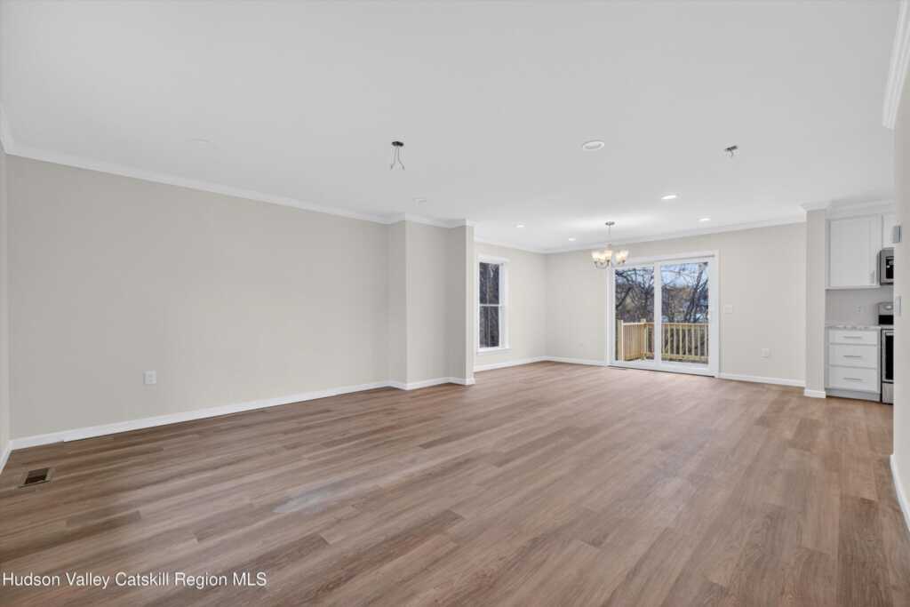 25 Teetsel Street, Saugerties, NY 12477 - Photo 6 of 28