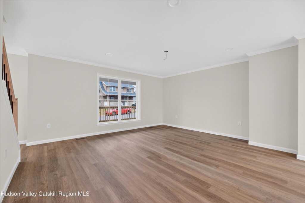 25 Teetsel Street, Saugerties, NY 12477 - Photo 8 of 28