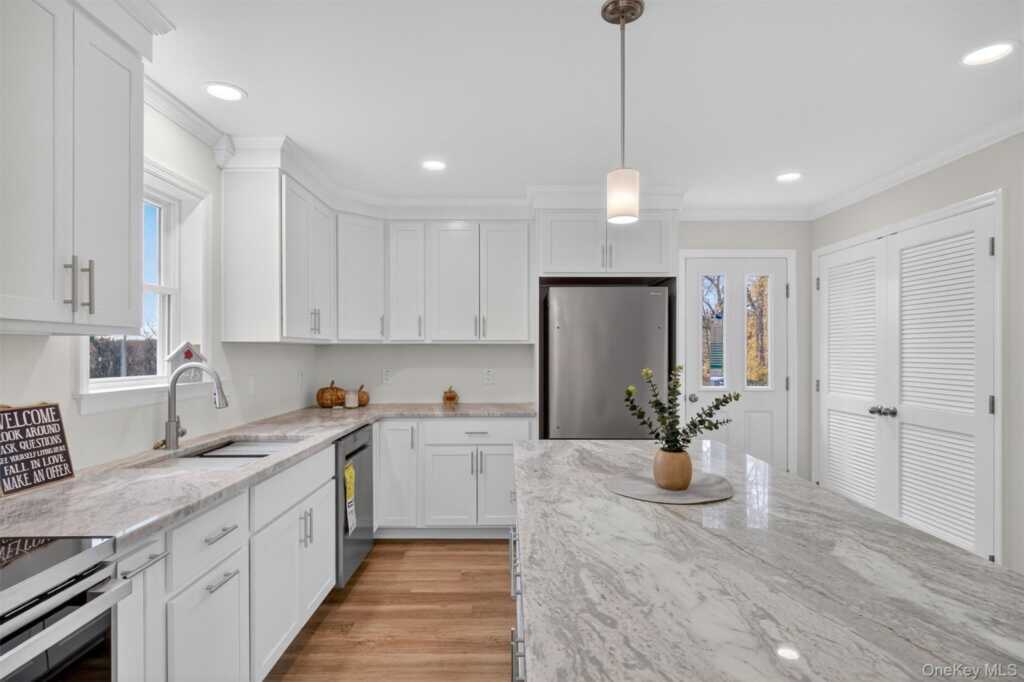 25 Teetsel Street, Saugerties, NY 12477 - Photo 14 of 30