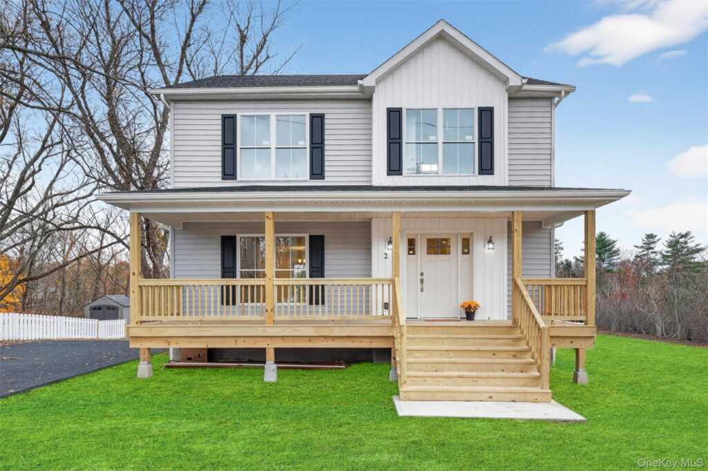 25 Teetsel Street, Saugerties, NY 12477 - Photo 3 of 30