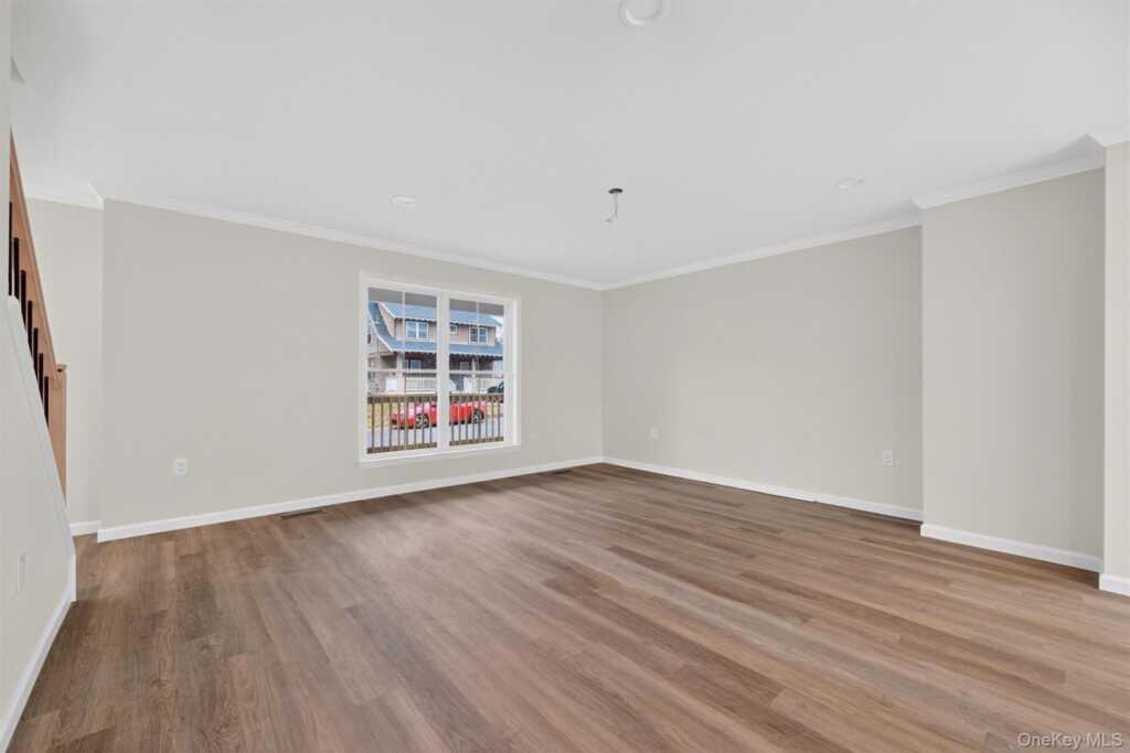 25 Teetsel Street, Saugerties, NY 12477 - Photo 9 of 30