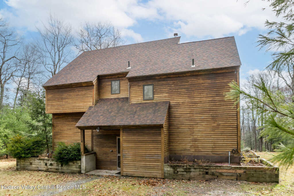 446 Abbey Road, Woodstock, NY 12498