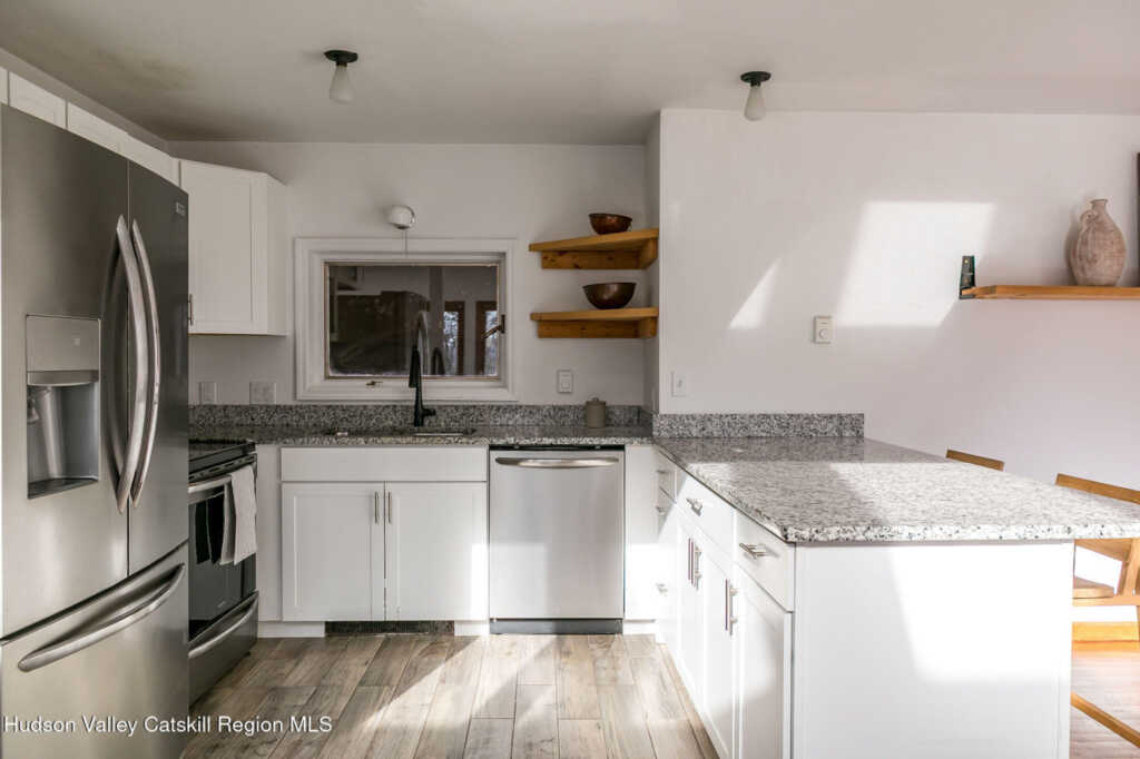 446 Abbey Road, Woodstock, NY 12498 - Photo 10 of 32