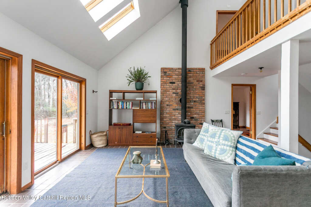 446 Abbey Road, Woodstock, NY 12498 - Photo 2 of 32