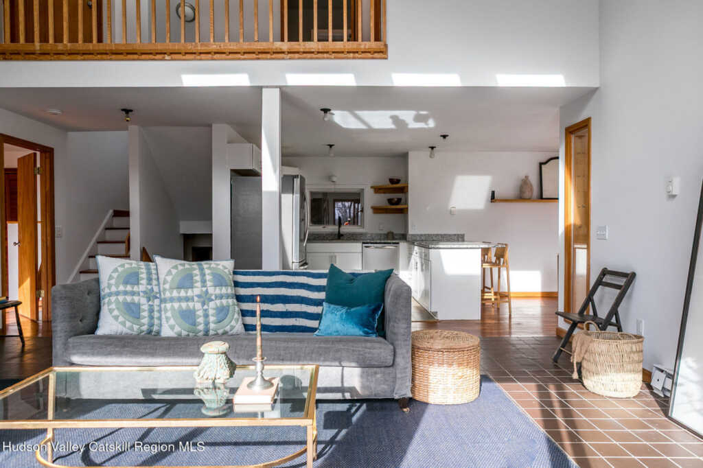 446 Abbey Road, Woodstock, NY 12498 - Photo 5 of 32