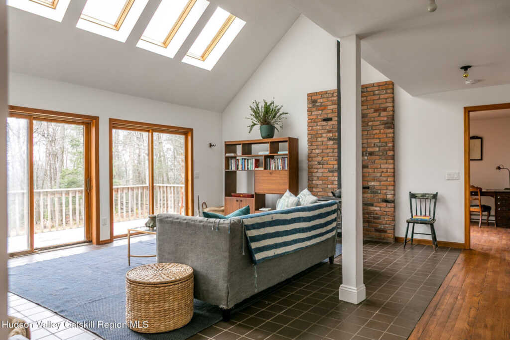 446 Abbey Road, Woodstock, NY 12498 - Photo 6 of 32