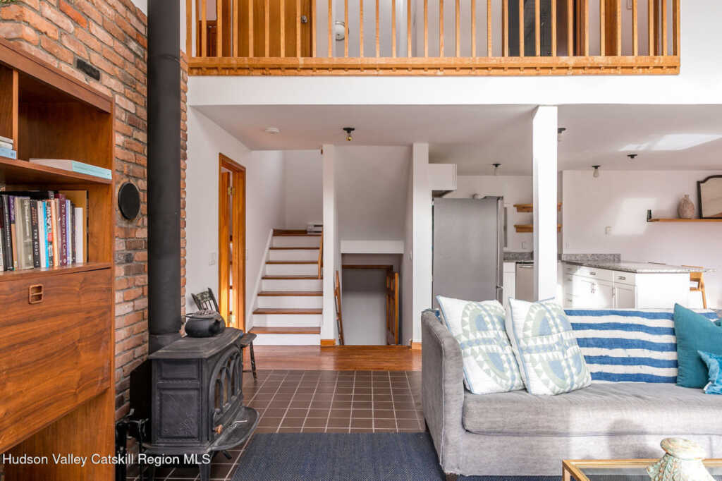 446 Abbey Road, Woodstock, NY 12498 - Photo 7 of 32