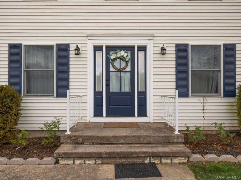 91 Canterbury Drive, Saugerties, NY 12477 - Photo 2 of 39