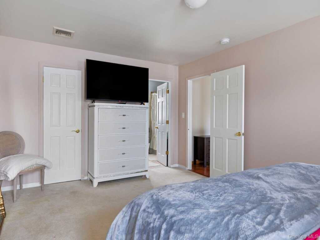 91 Canterbury Drive, Saugerties, NY 12477 - Photo 20 of 39