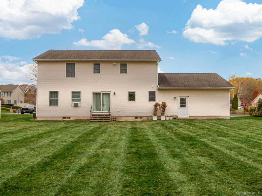 91 Canterbury Drive, Saugerties, NY 12477 - Photo 32 of 39