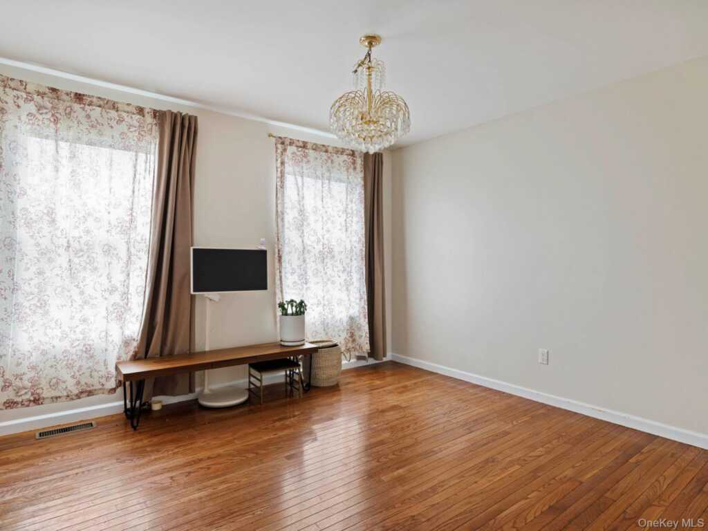 91 Canterbury Drive, Saugerties, NY 12477 - Photo 4 of 39