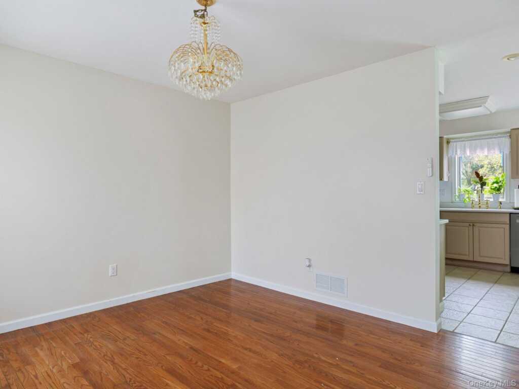 91 Canterbury Drive, Saugerties, NY 12477 - Photo 5 of 39