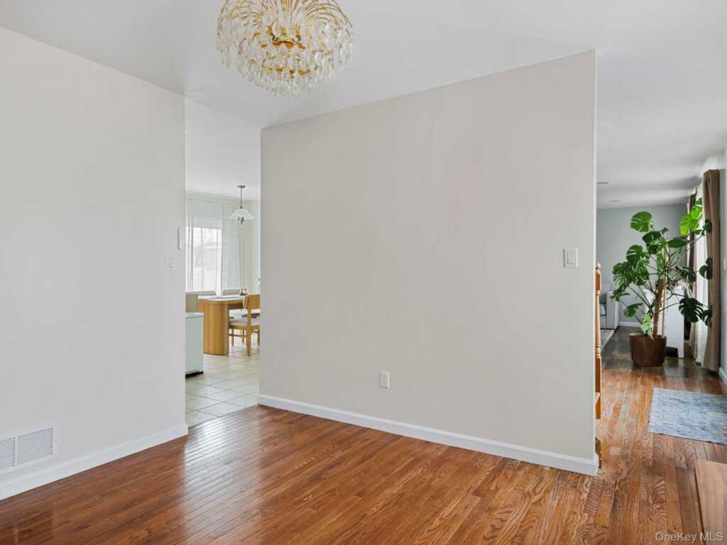 91 Canterbury Drive, Saugerties, NY 12477 - Photo 6 of 39