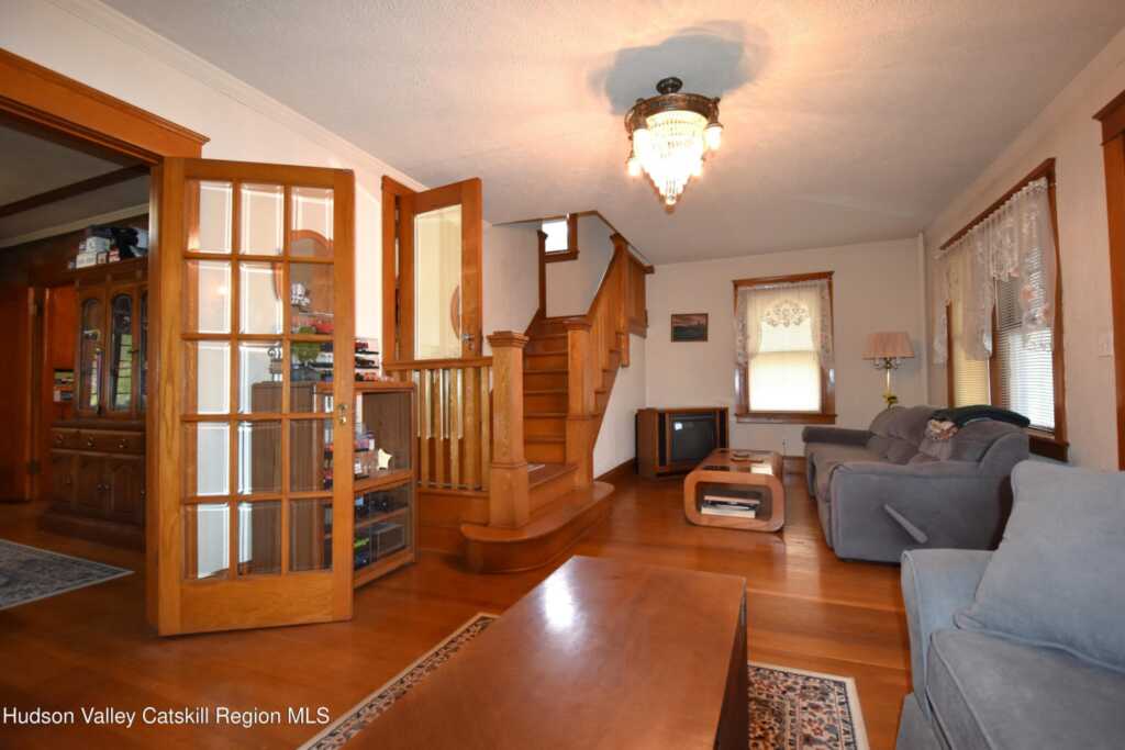 421 Albany Avenue, Kingston, NY 12401 - Photo 10 of 27