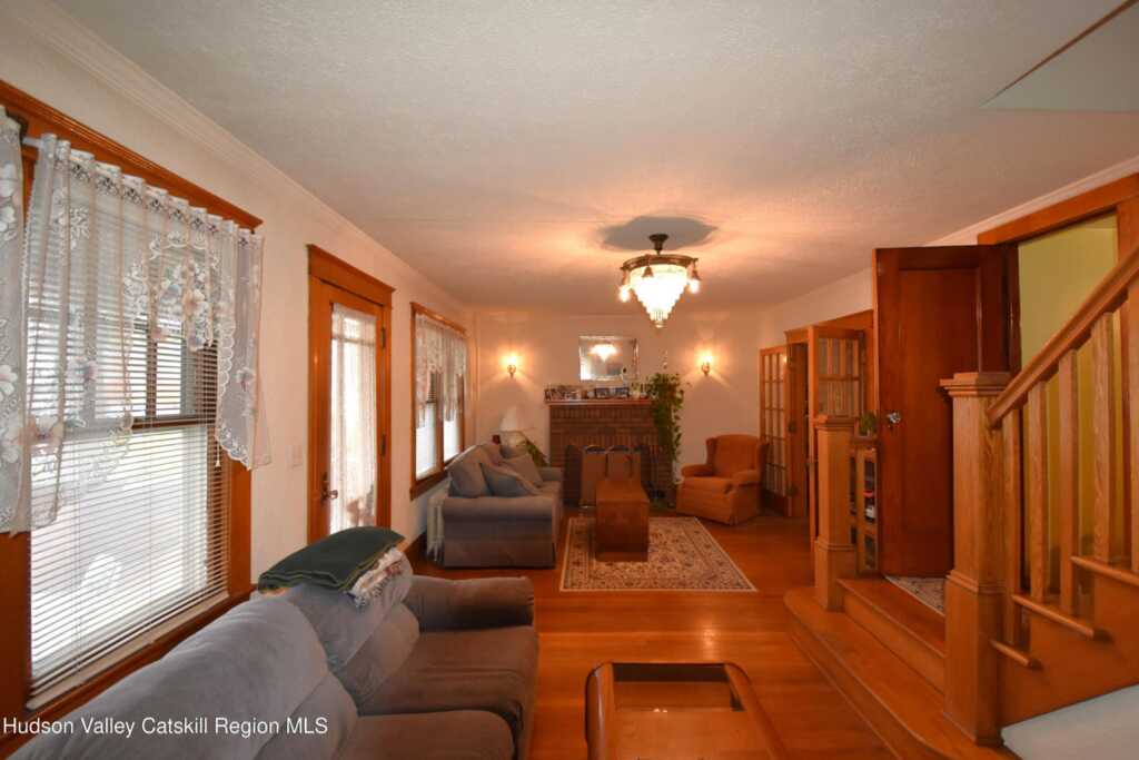 421 Albany Avenue, Kingston, NY 12401 - Photo 11 of 27