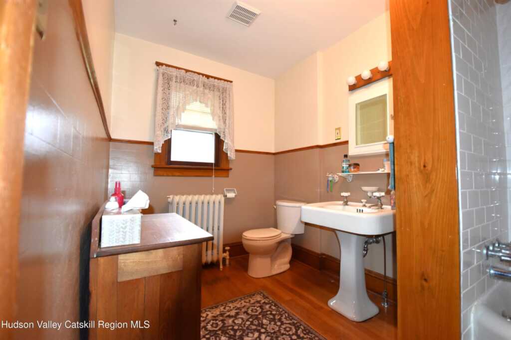 421 Albany Avenue, Kingston, NY 12401 - Photo 13 of 27