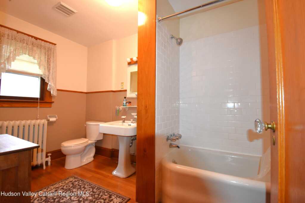 421 Albany Avenue, Kingston, NY 12401 - Photo 14 of 27