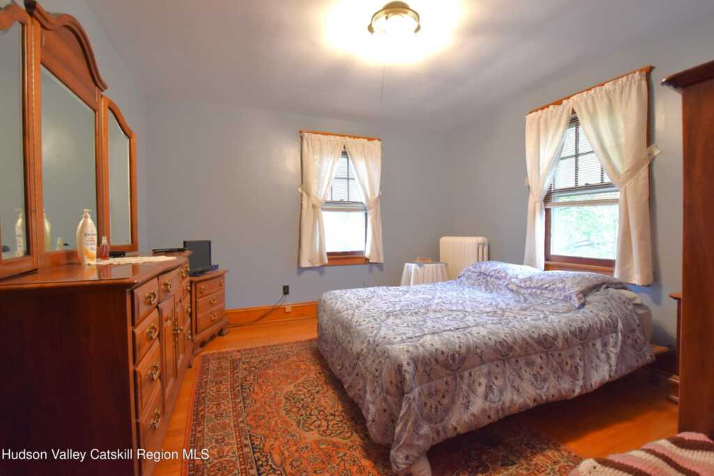 421 Albany Avenue, Kingston, NY 12401 - Photo 15 of 27