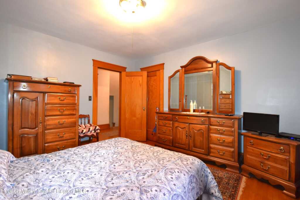 421 Albany Avenue, Kingston, NY 12401 - Photo 16 of 27