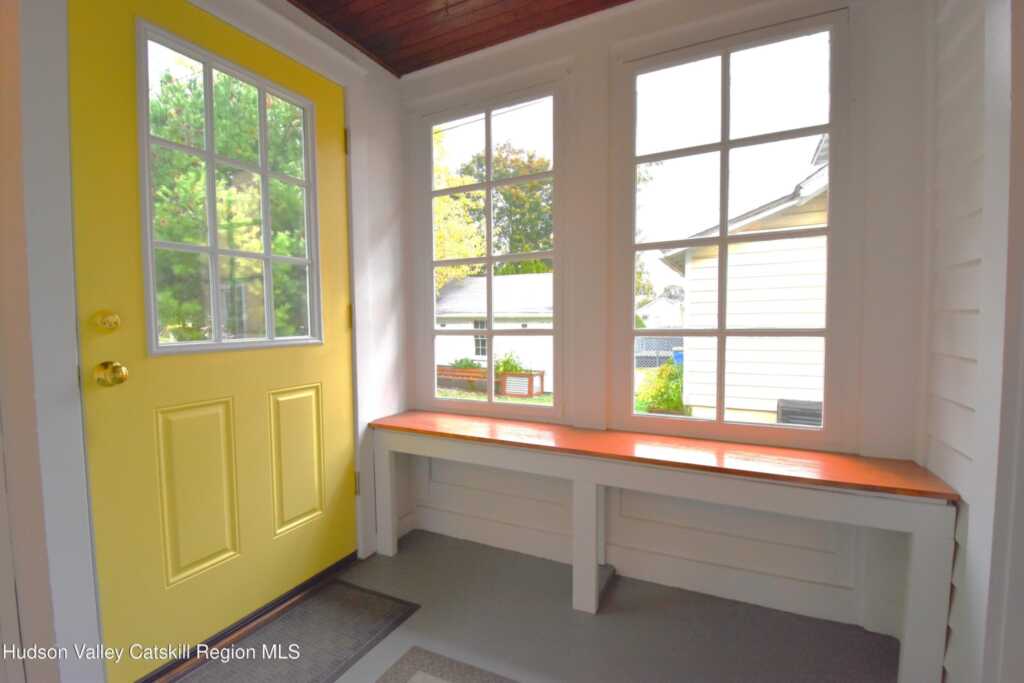 421 Albany Avenue, Kingston, NY 12401 - Photo 4 of 27